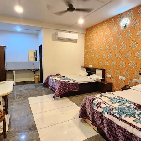 Bombay Darbar Hotel Simrol Luaran gambar
